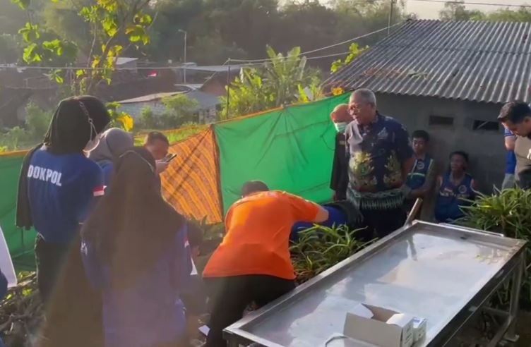 Makam Mencurigakan di Mojokerto Dibongkar, Ditemukan Kerangka Bayi Diduga Hasil Aborsi