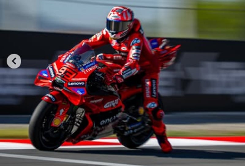 Hasil Sprint Race MotoGP Catalunya 2025: Marc Marquez Juara usai sang Adik Terjatuh