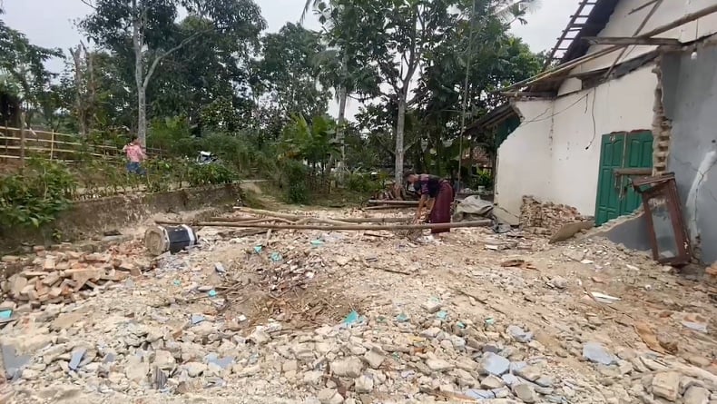Tanah Bergerak di Lebak Semakin Memprihatinkan, Rumah Retak hingga Ambruk