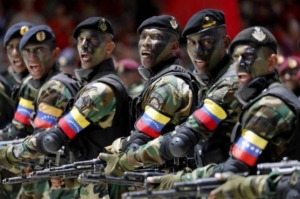 Venezuela Kerahkan 25.000 Pasukan, Konflik dengan AS di Depan Mata?