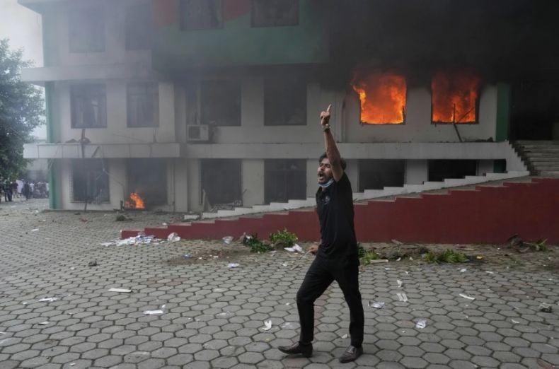 Demo Rusuh di Nepal Bakar Gedung-Gedung Pemerintah Ditunggangi Perusuh