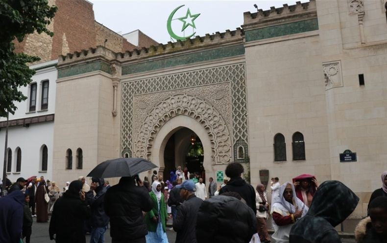 Teror Kepala Babi di Masjid Prancis, Perbuatan Asing yang Ingin Bikin Rusuh