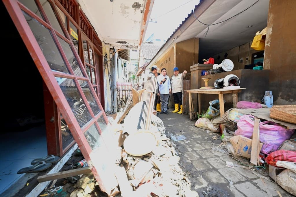 Potret Prabowo Susuri Pemukiman yang Terdampak Banjir di Bali