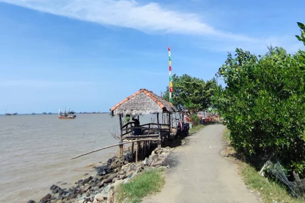 3 Tempat Wisata di Pantai Utara Pati dengan Sunset Romantis, Cocok Buat Healing