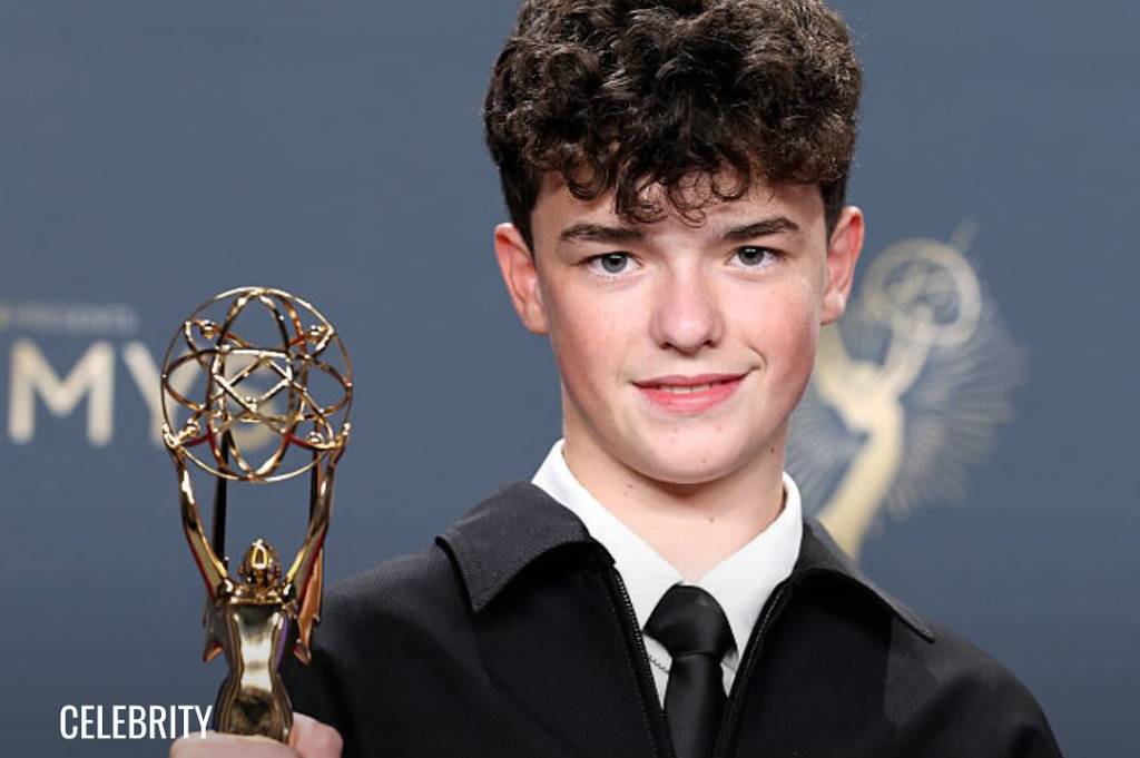 Sejarah! Owen Cooper Jadi Aktor Termuda Pemenang Emmy Awards 2025