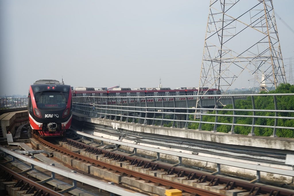 Terungkap! Ini Penyebab LRT Jabodebek Lintas Jati Mulya Sempat Gangguan