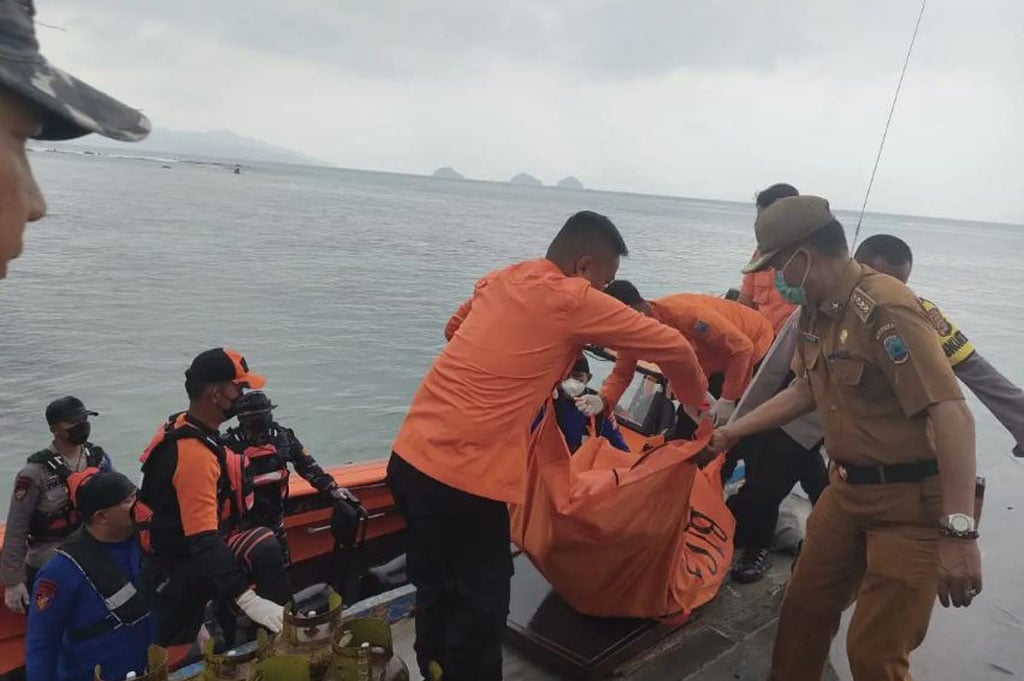 Geger! Mayat Ditemukan di Pulau Sebesi, Ternyata Nelayan Korban Kecelakaan Laut