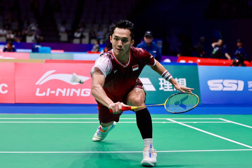 Jonatan Christie Singkirkan Kenta Nishimoto, Amankan Tiket 16 Besar China Masters 2025