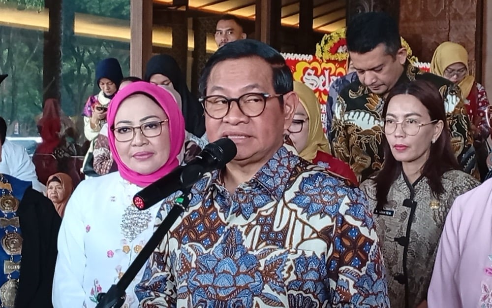 Hadiri Wisuda Lansia, Pramono Kagum Ada Ibu-Ibu 87 Tahun Masih Semangat Sekolah