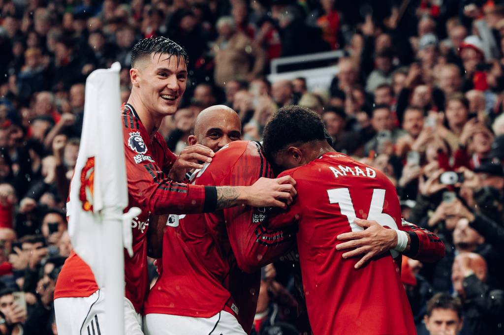 Hasil Lengkap Liga Inggris: MU Hajar Chelsea dalam Drama 2 Kartu Merah