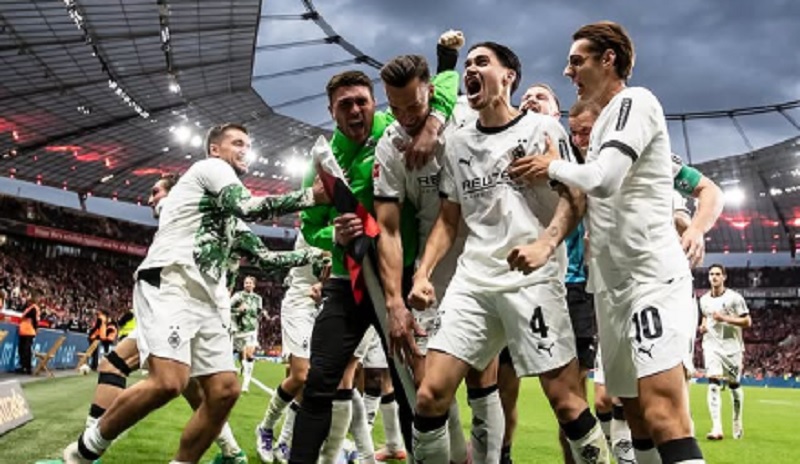 Dramatis! Kevin Diks Bantu Monchengladbach Gagalkan Kemenangan Leverkusen di Menit Akhir
