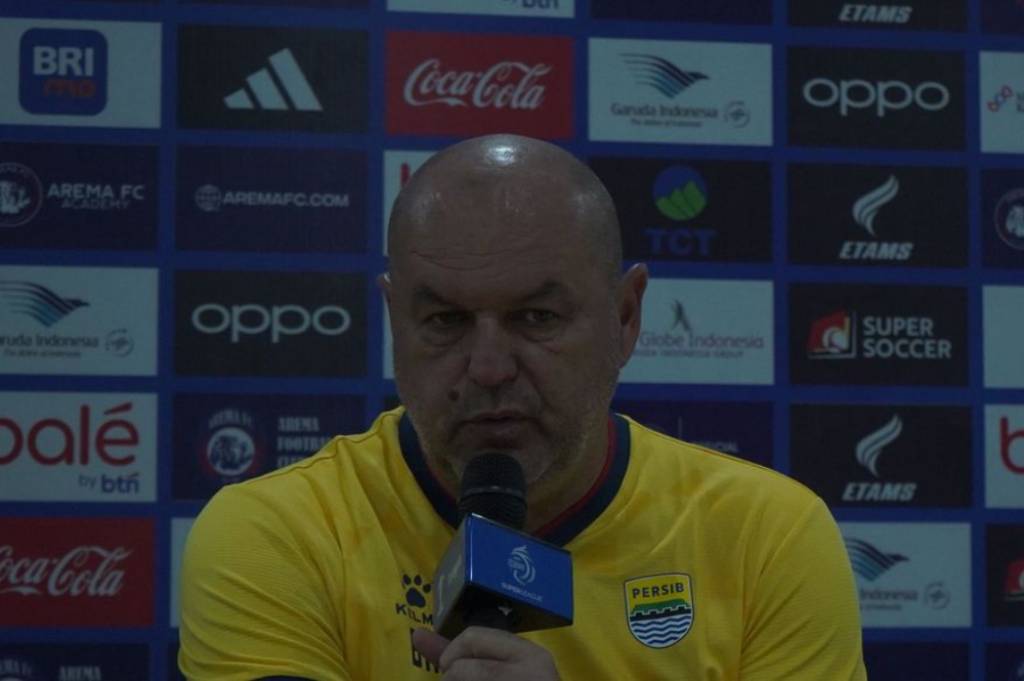 Bojan Hodak Bongkar Senjata Persib Lawan Persita di Bali Malam Ini