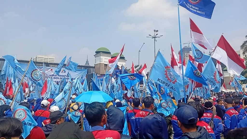 Buruh Demo Besar-besaran di DPR dan Kemnaker Hari Ini, Berikut Tuntutannya
