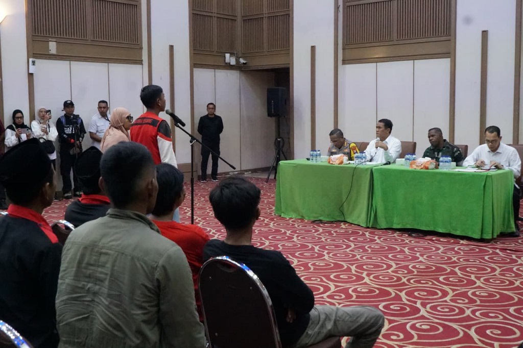 Dialog dengan Petani, Mentan Amran Janji Tindak Tegas Penyeleweng Pupuk Bersubsidi