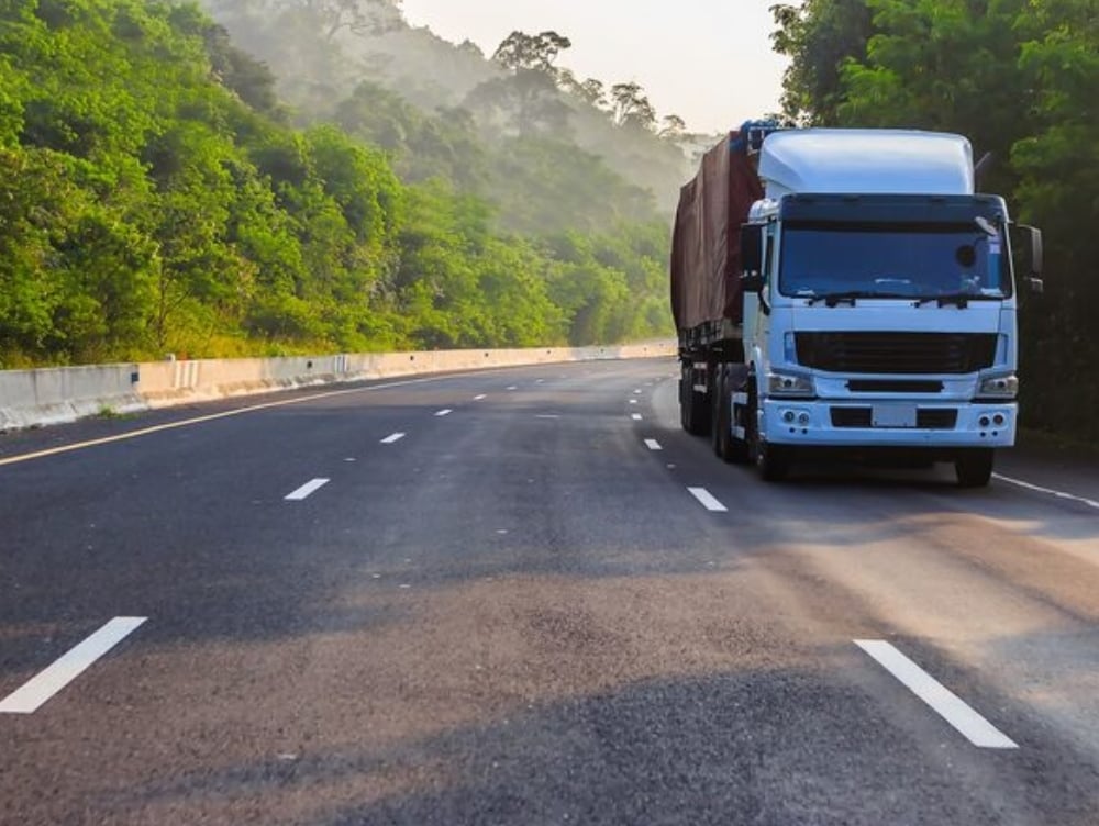 Asyik, Pengemudi Truk bakal Punya Rest Area Khusus di Jalan Tol