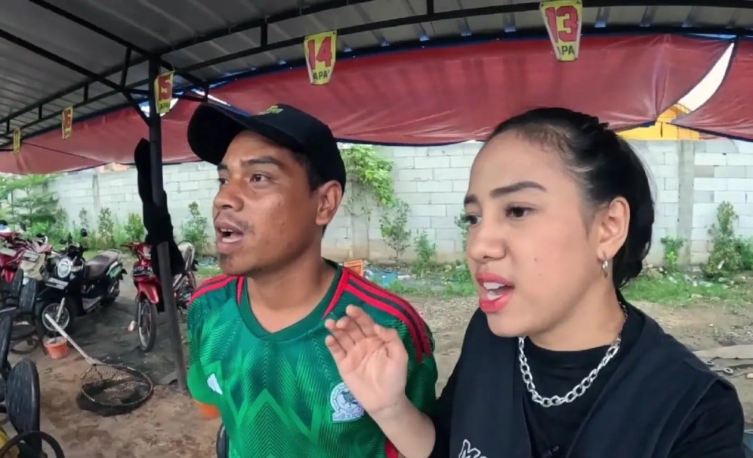Dari Pantun Sampai Panik, Beginilah Gaya Mancing Kocak Azia