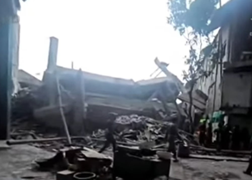 Bangunan Ambruk di Ponpes Al Khoziny Sidoarjo, Terdengar Rintihan Korban Terjebak Reruntuhan