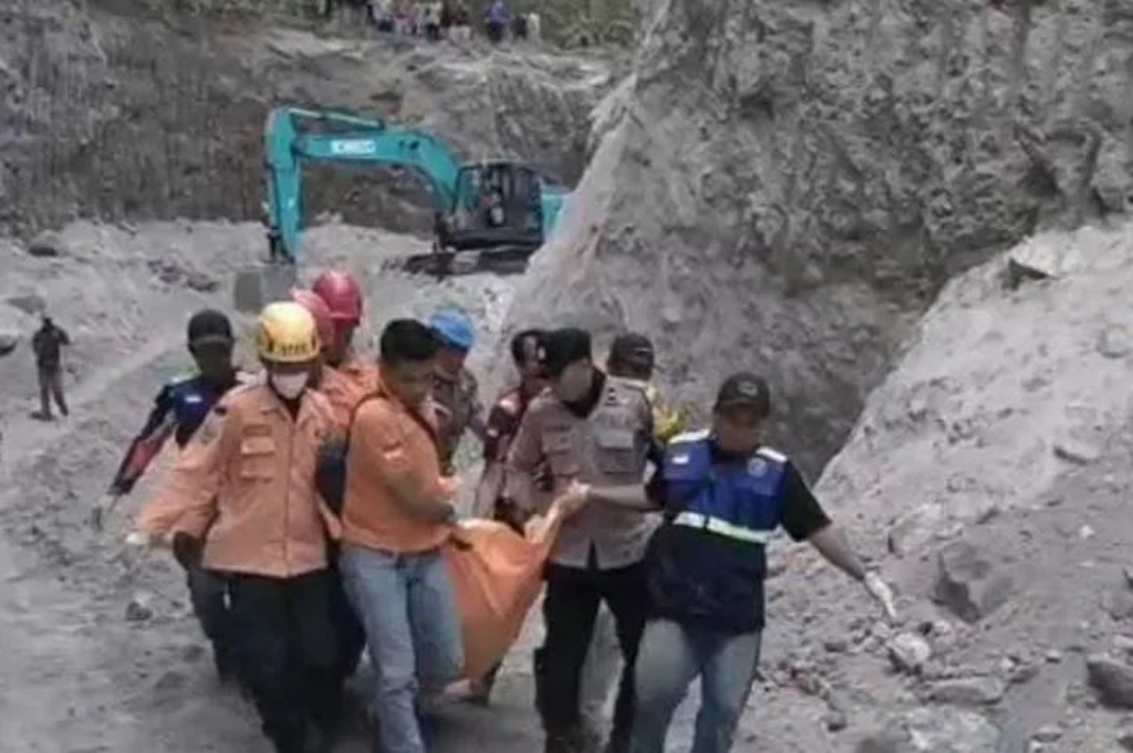 Longsor Tambang Galian C di Magetan, Sopir Truk Tewas Tertimbun