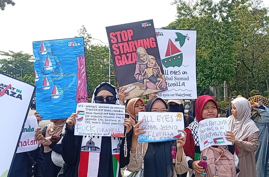 Massa Gelar Aksi di Kedubes AS, Kecam Israel Cegat Kapal Global Sumud Flotilla ke Gaza