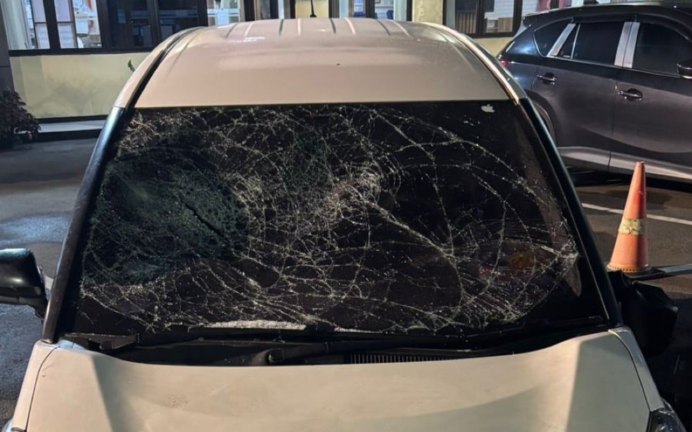 Viral Mobil Dirusak Massa di Margonda Depok, Kaca Depan Remuk