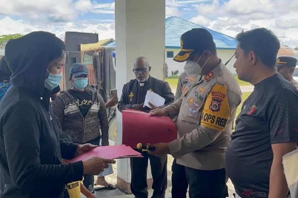 Haru! Kapolres Yahukimo Serahkan 5 Jenazah Korban Serangan KKB kepada Keluarga