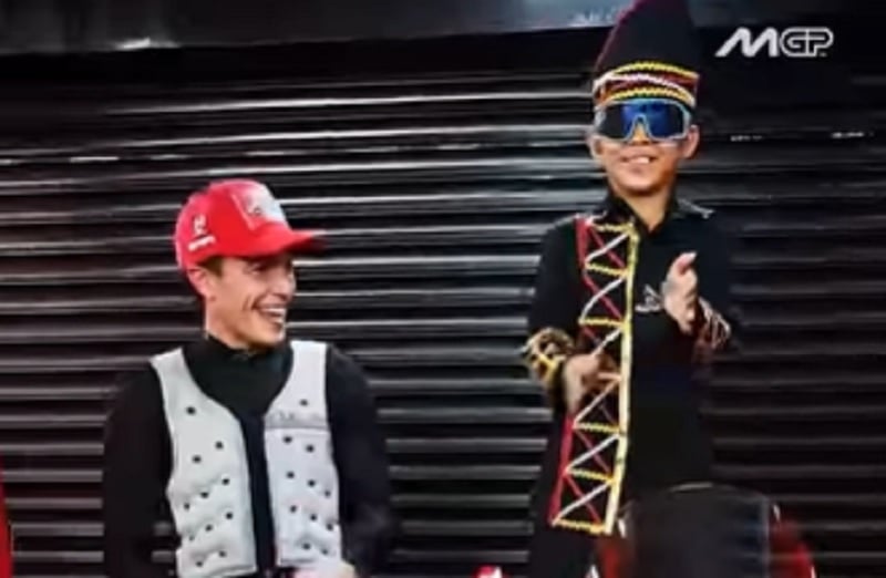 Joget Bareng Marquez, Bocah Pacu Jalur Rayyan Dika Dapat Sepatu Eksklusif di MotoGP Mandalika 2025