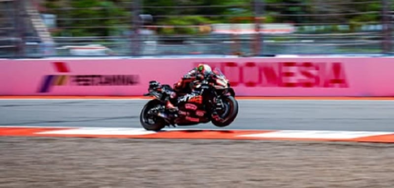 Hasil Kualifikasi MotoGP Indonesia 2025: Bezzecchi Pole Position, Marquez Start dari Posisi 9!