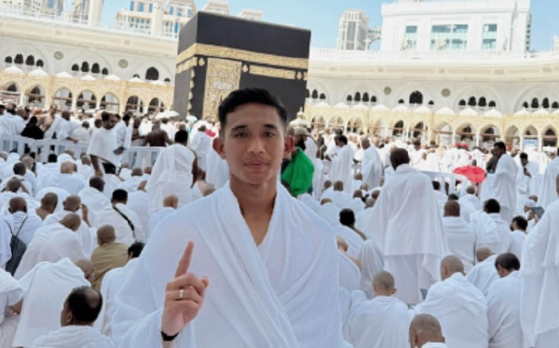 Momen Haru Rizky Ridho di Depan Ka’Bah! Doa Khusus untuk Timnas Indonesia Lolos ke Piala Dunia 2026