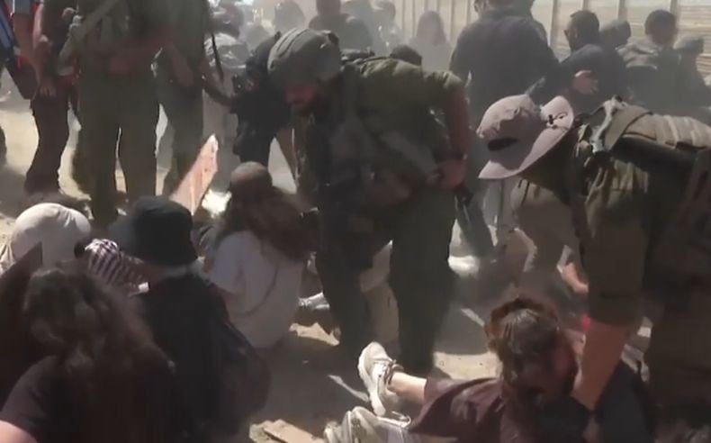 Demonstrasi Langka Warga Israel Hadapi Tentara Zionis: Hentikan Holocaust di Gaza!