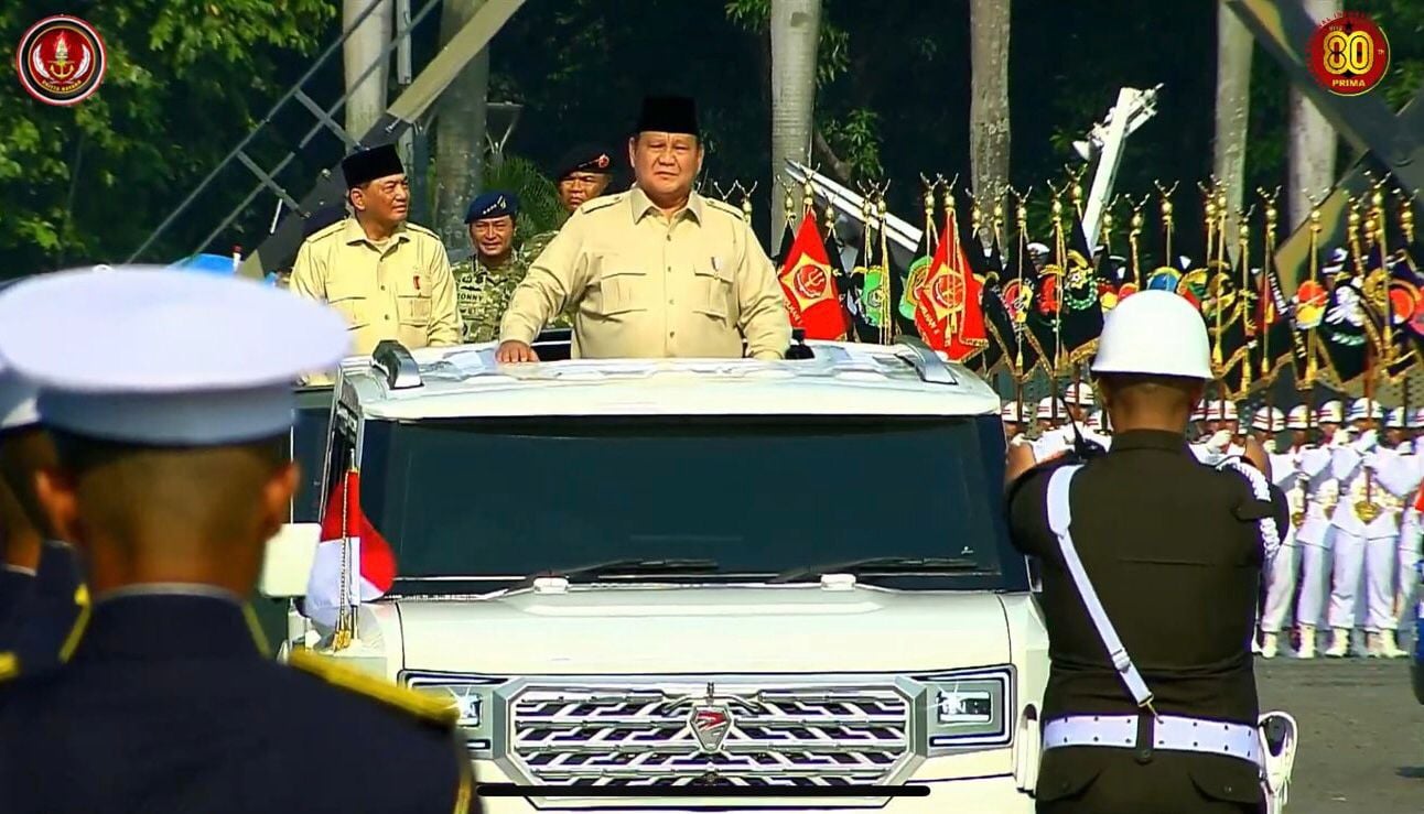 Prabowo Sapa Warga di HUT ke-80 TNI Pakai Maung Garuda Kesayangan, Ini Fotonya!