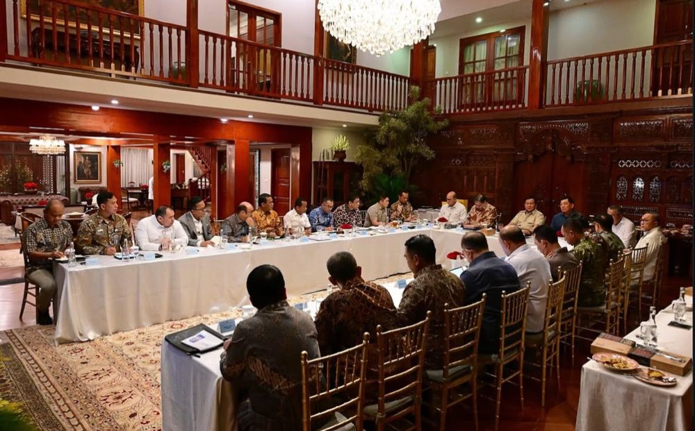 Ini yang Dibahas Prabowo saat Kumpulkan Menteri di Kediaman Jelang Tengah Malam 