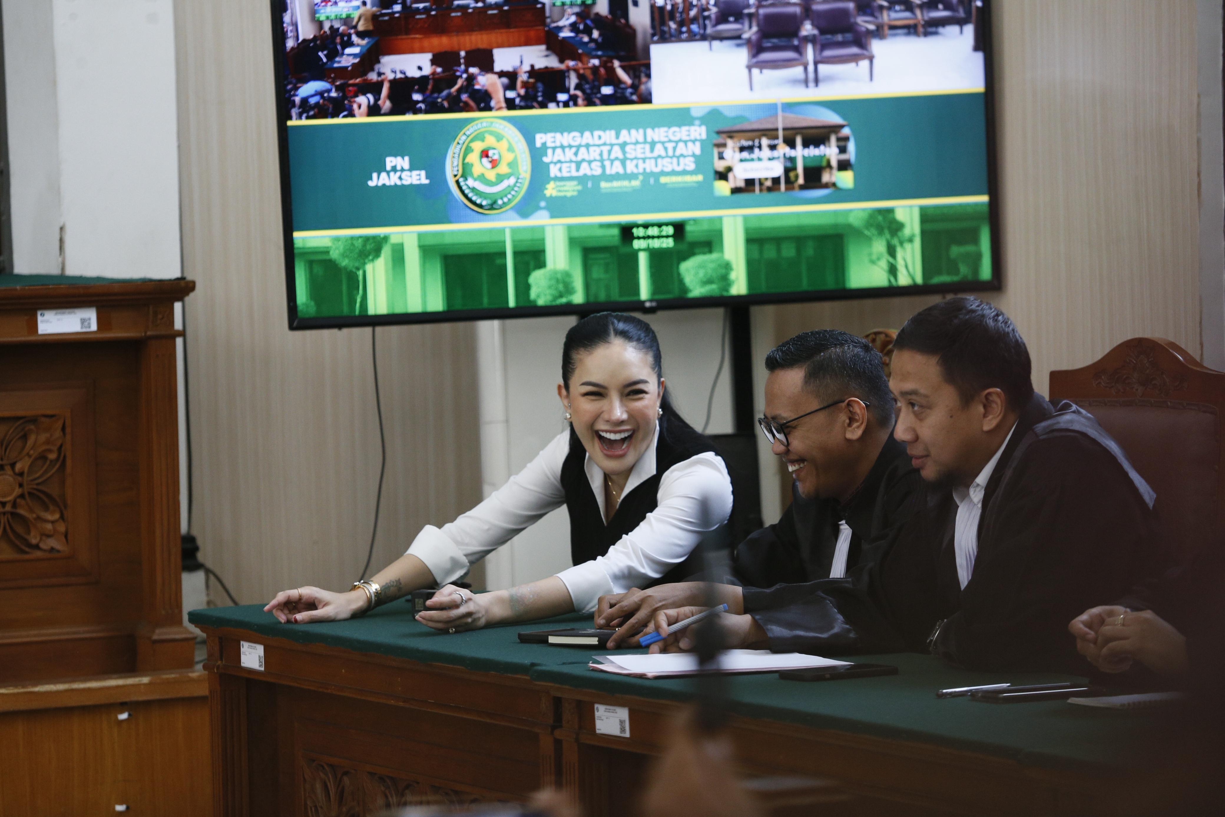 Pesan Menohok Nikita Mirzani untuk Jaksa di Sidang Tuntutan: Terserah Mau Nuntut Berapa!