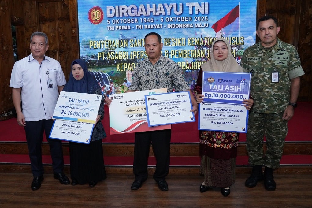 TNI Serahkan Santunan ke Ahli Waris 3 Prajurit Gugur saat HUT ke-80, Segini Besarannya