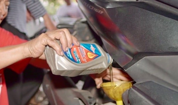 Jangan Tertipu Harga Murah, Ini Harus Diperhatikan untuk Bedakan Oli Palsu 
