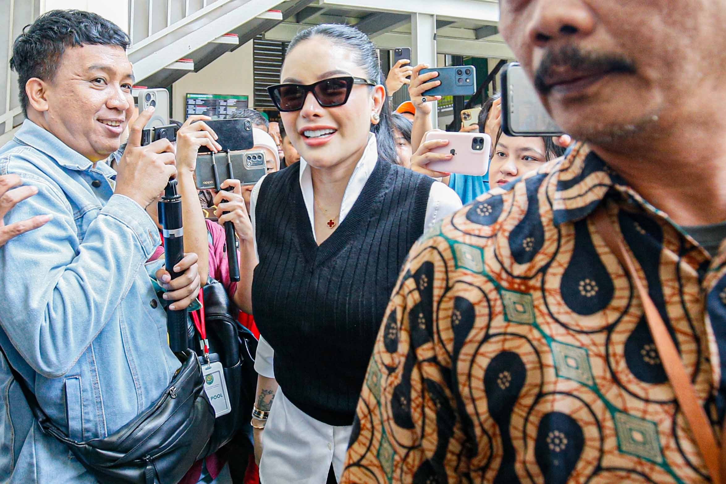 Dituntut 11 Tahun Penjara, Nikita Mirzani Siap Bacakan Pembelaan Hari Ini