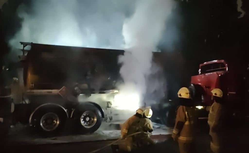 Truk Tangki BBM Terbakar di SPBU Palmerah, 1 Orang Terluka
