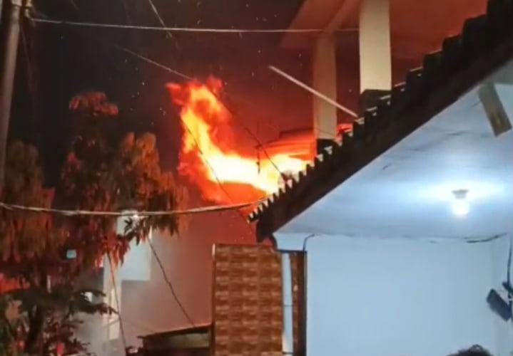 Rumah di Pengadegan Pancoran Terbakar Hebat, Ada Lansia Terjebak
