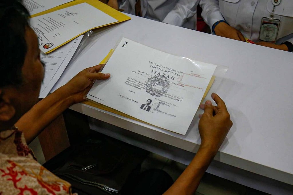 Penampakan Ijazah Jokowi yang Diserahkan KPU DKI kepada Bonatua Silalahi