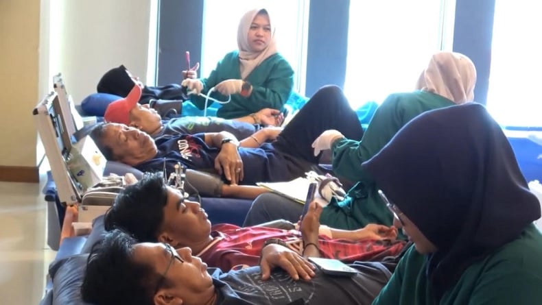 Rayakan HUT ke-11, Perindo Sulsel Gelar Donor Darah dan Bagikan Sembako di Makassar