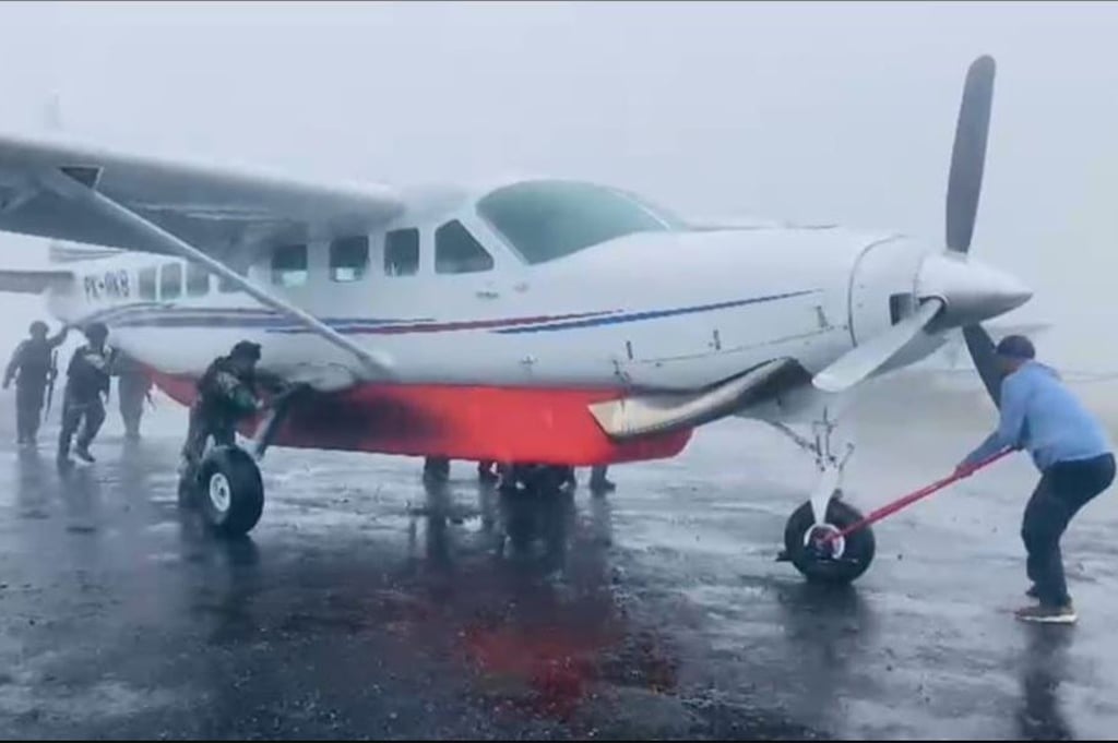 Satgas Korpasgat Bantu Pesawat Grand Caravan RON di Bandara Tigiles Sinak