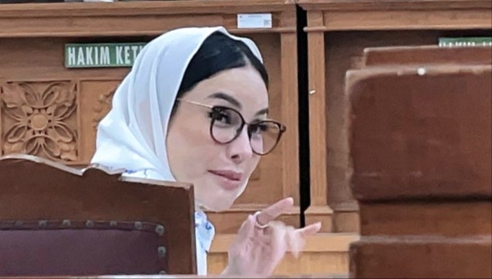 Minta Dibebaskan dari Kasus Pemerasan, Nikita Mirzani Tuduh Reza Gladys Penjahat