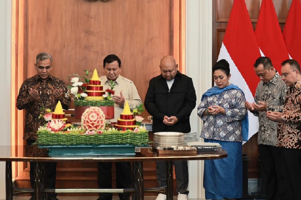 Prabowo Larang Pejabat Kirim Karangan Bunga di Hari Ultah, Imbau Uangnya buat Bantu Rakyat