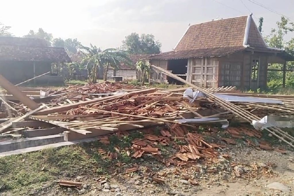Bencana Angin Puting Beliung di Grobogan, 7 Rumah Roboh hingga Banyak Pohon Tumbang