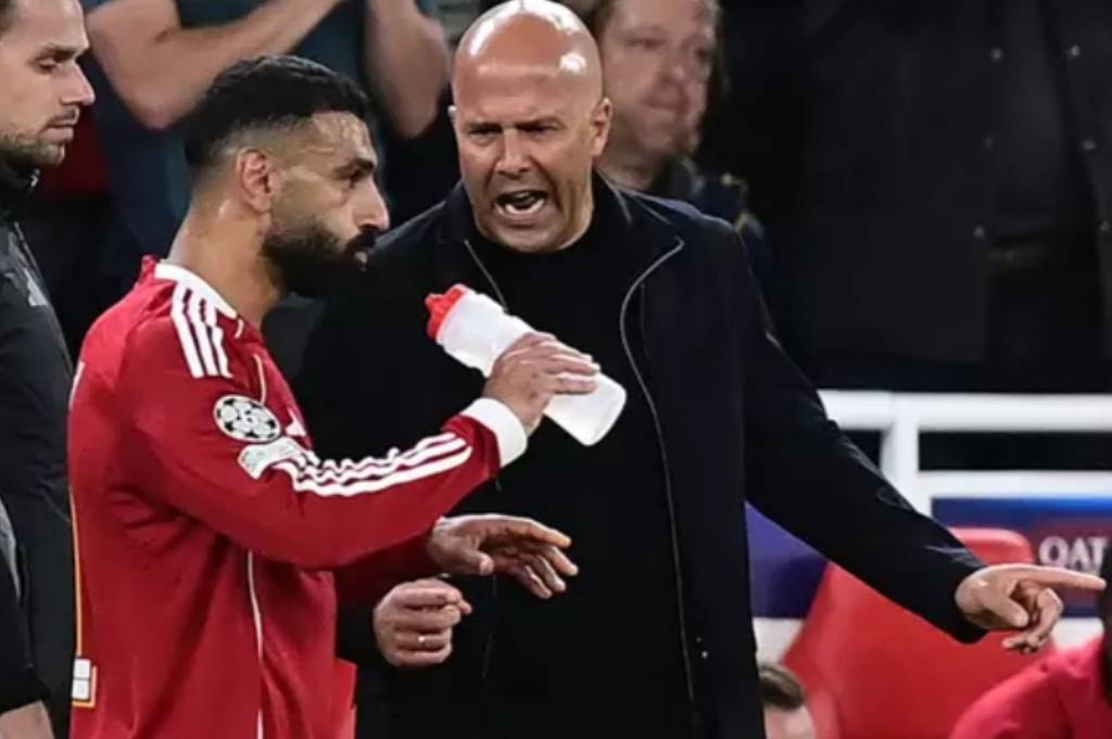 Arne Slot Pertimbangkan Jual Mohamed Salah usai Liverpool Dipermalukan MU