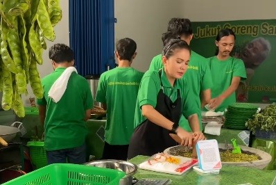 Viral Warung Epy Kusnandar Dipalak Preman, Ternyata 2 Tukang Parkir Mabuk Minta Makan