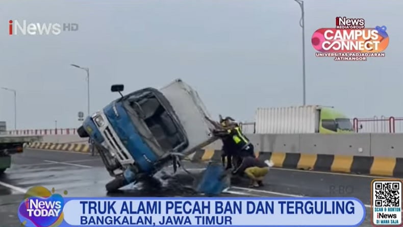 2 Truk Kecelakaan di Jembatan Suramadu, Sopir Dievakuasi ke Rumah Sakit