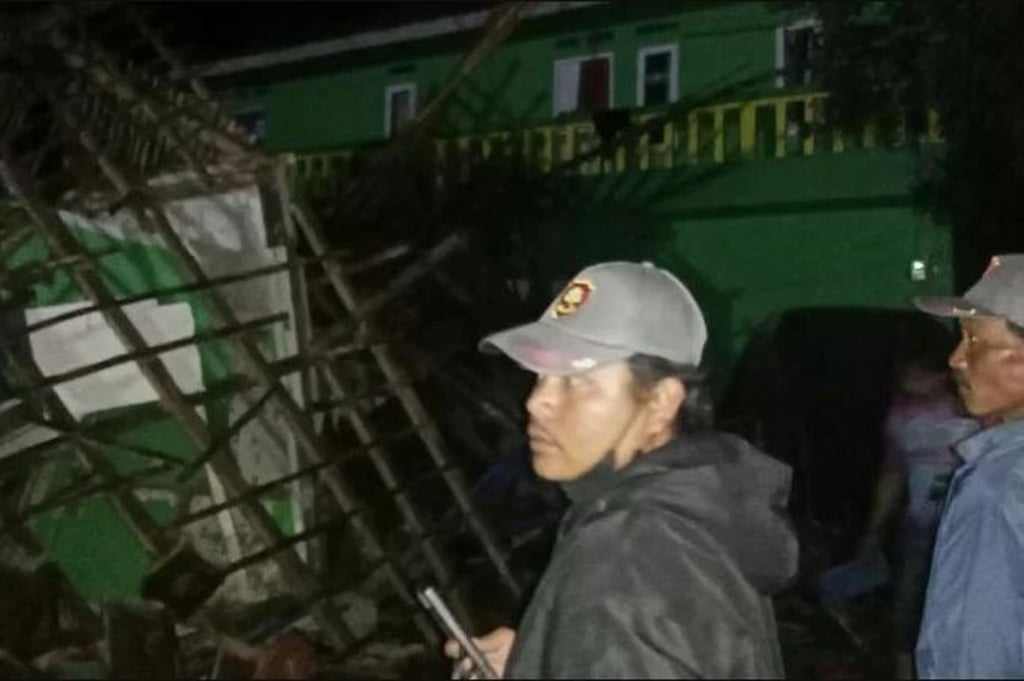 Tragis! Santriwati Tewas Tertimpa Longsor di Ponpes At Thohiriyah Bandung Barat