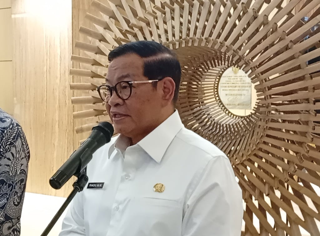 Pramono Perintahkan Tebang Pohon Tua usai Pemobil Tewas Tertimpa di Pondok Indah