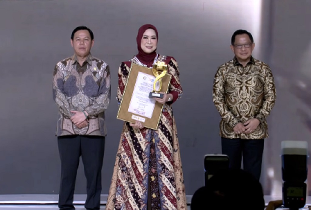 Daftar Penerima DPD Award 2025, Ada Gubernur Jatim Khofifah