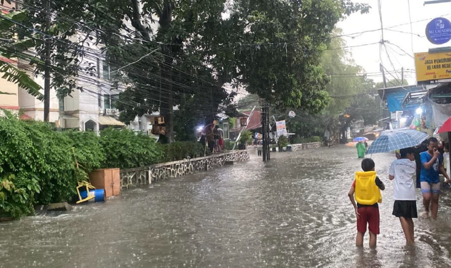 Transjakarta Rekayasa Sejumlah Rute Layanan Imbas Banjir Sore Ini